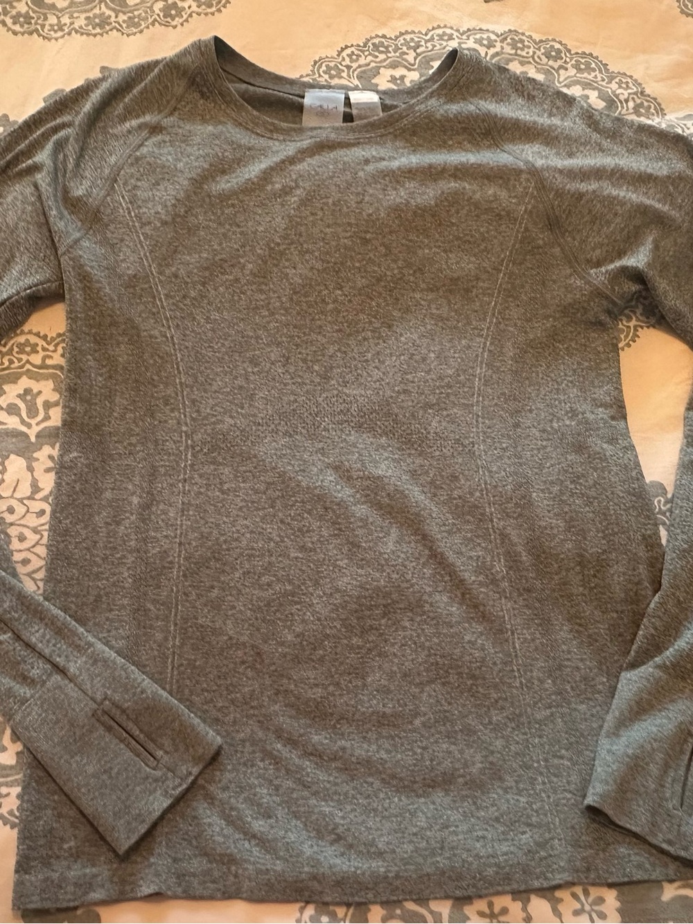 Calia Classic Long Sleeve Crewneck Running Top - Gray M ( like new) - Picture 5 of 7